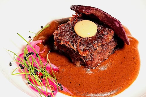 Cazuela celebra su primer aniversario con exquisita cena de degustación que marca el inicio de una nueva etapa