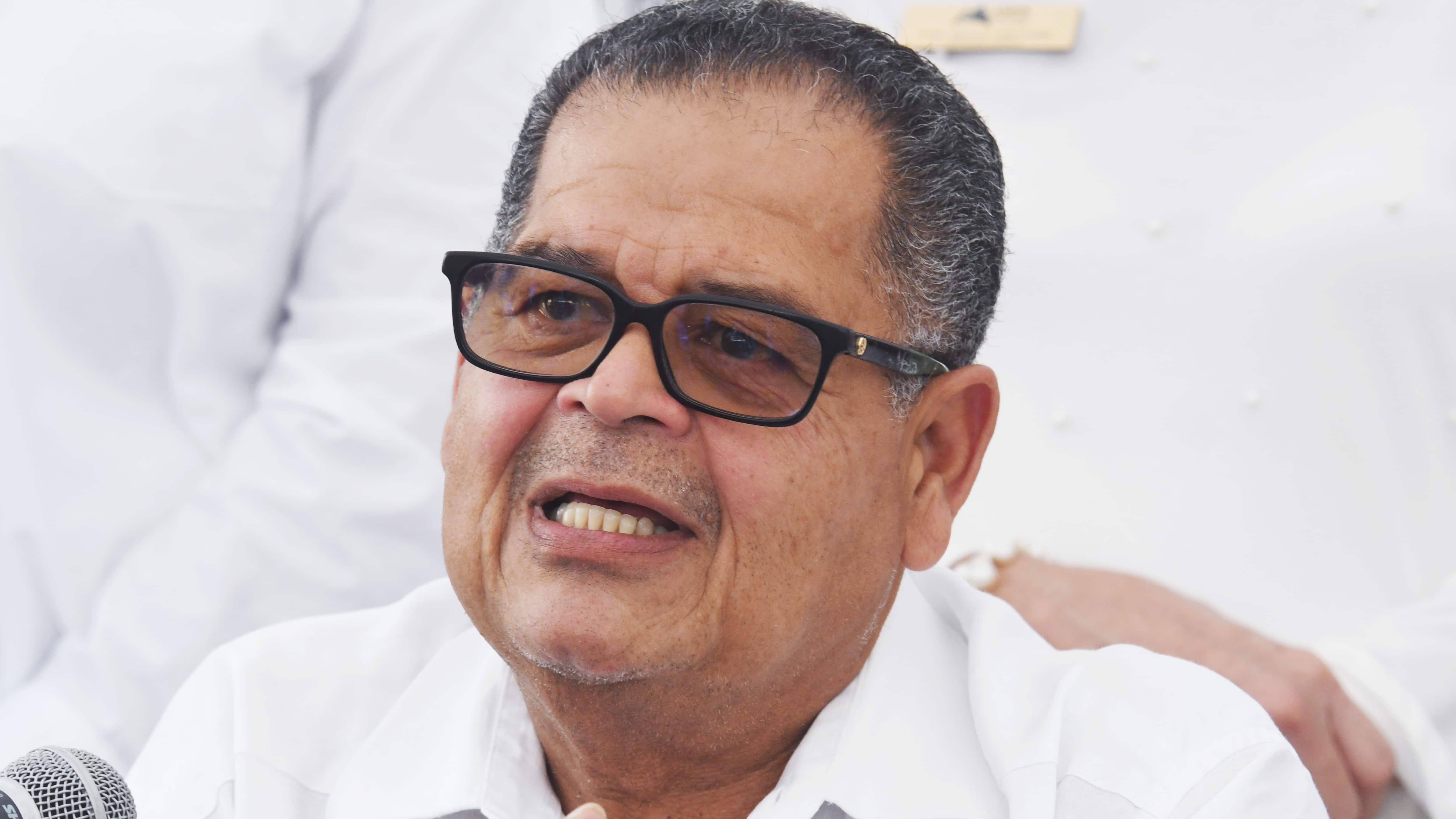 Conferencia de  Prensa de la Asociación de Maestros que se suma a la lucha contra la política de reducción de fondos educativos de la administración Trump.