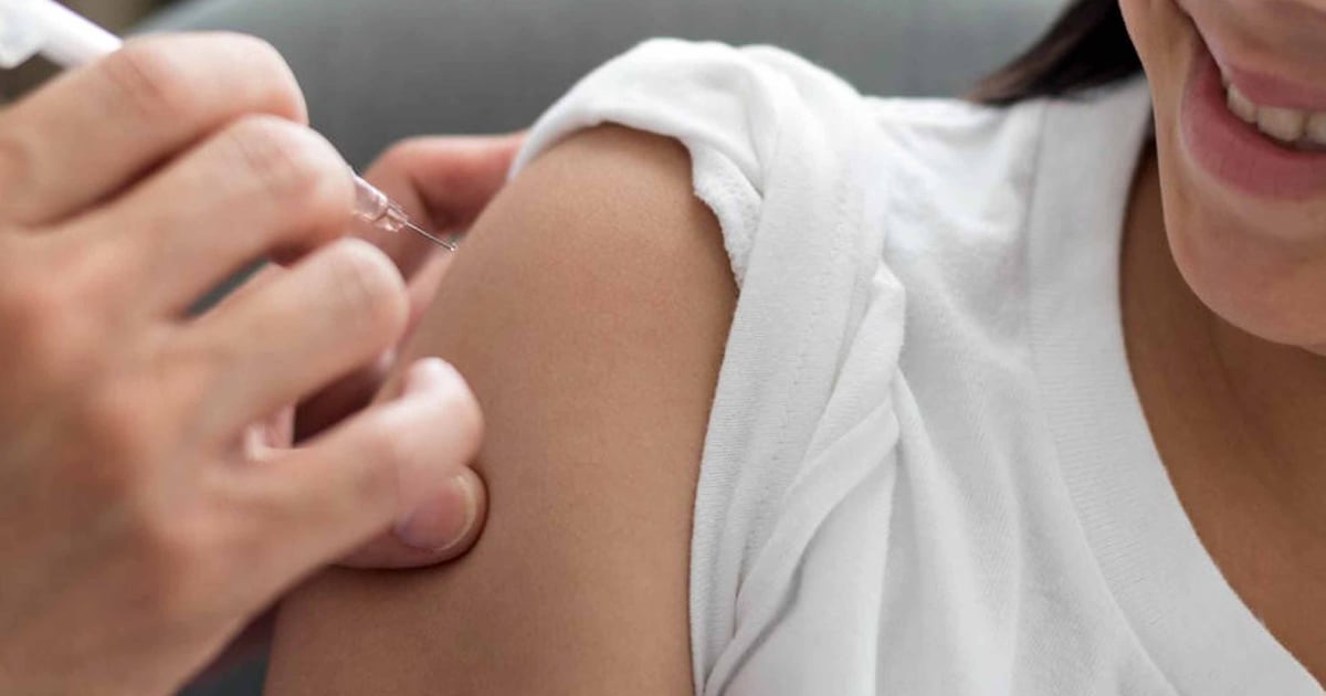 Pediatras puertorriqueños vigilantes ante cambios en esquema de vacunas de CDC