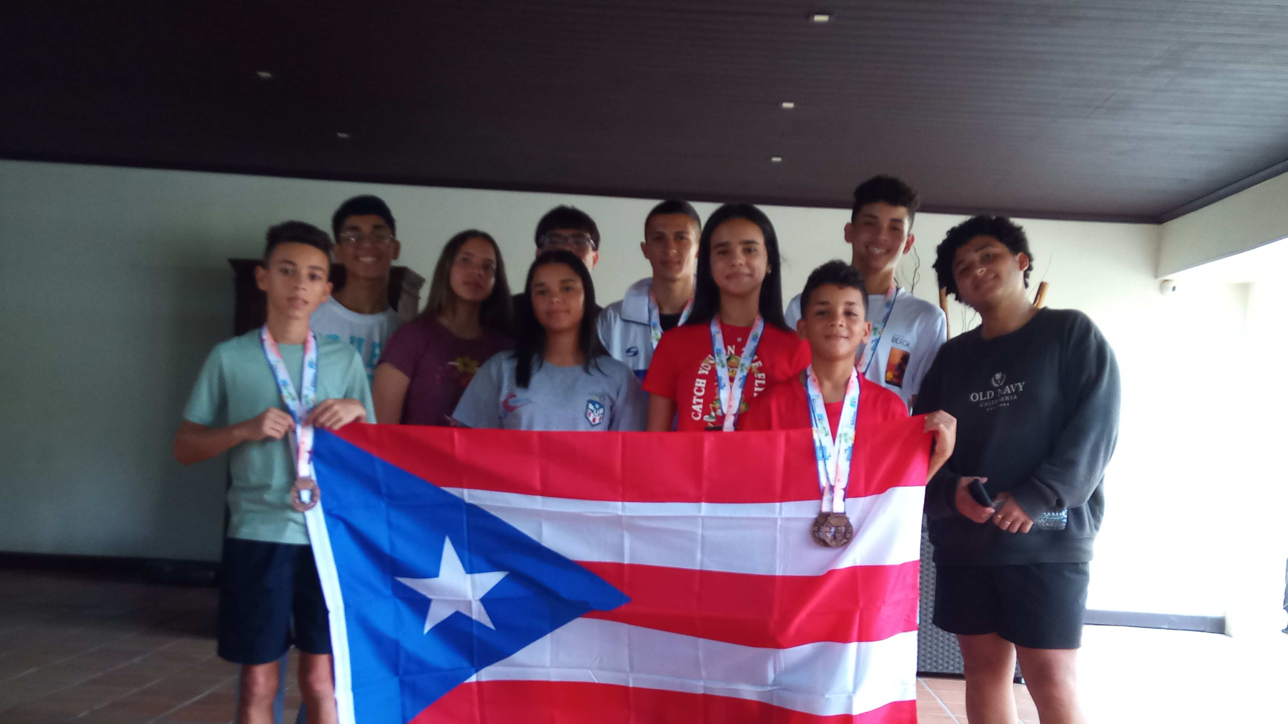 Brillan con cuatro medallas de bronce equipo juvenil de Bádminton