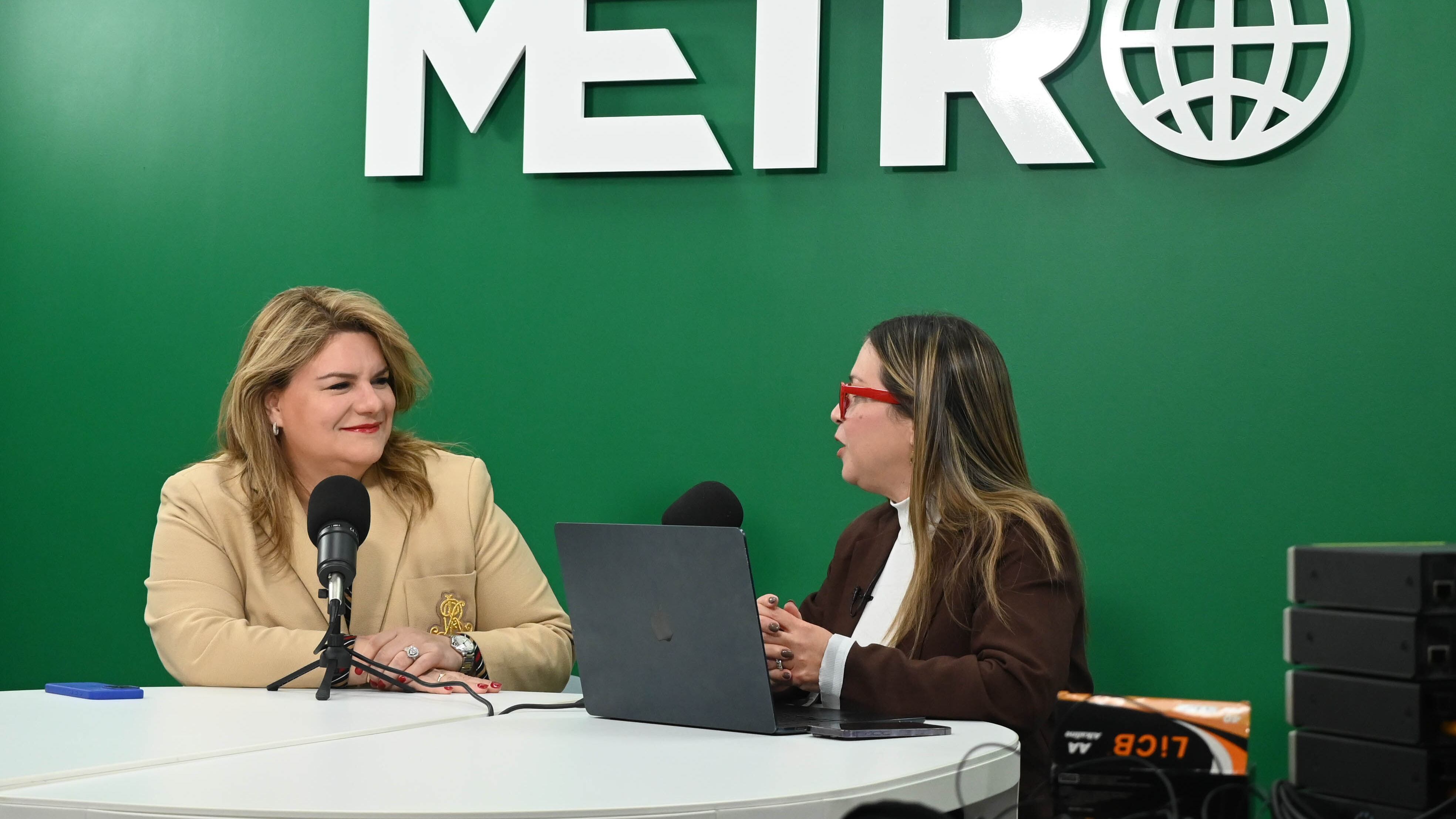 Metro 13 horas 13 años. Entrevista Gobernadora Jennifer González.