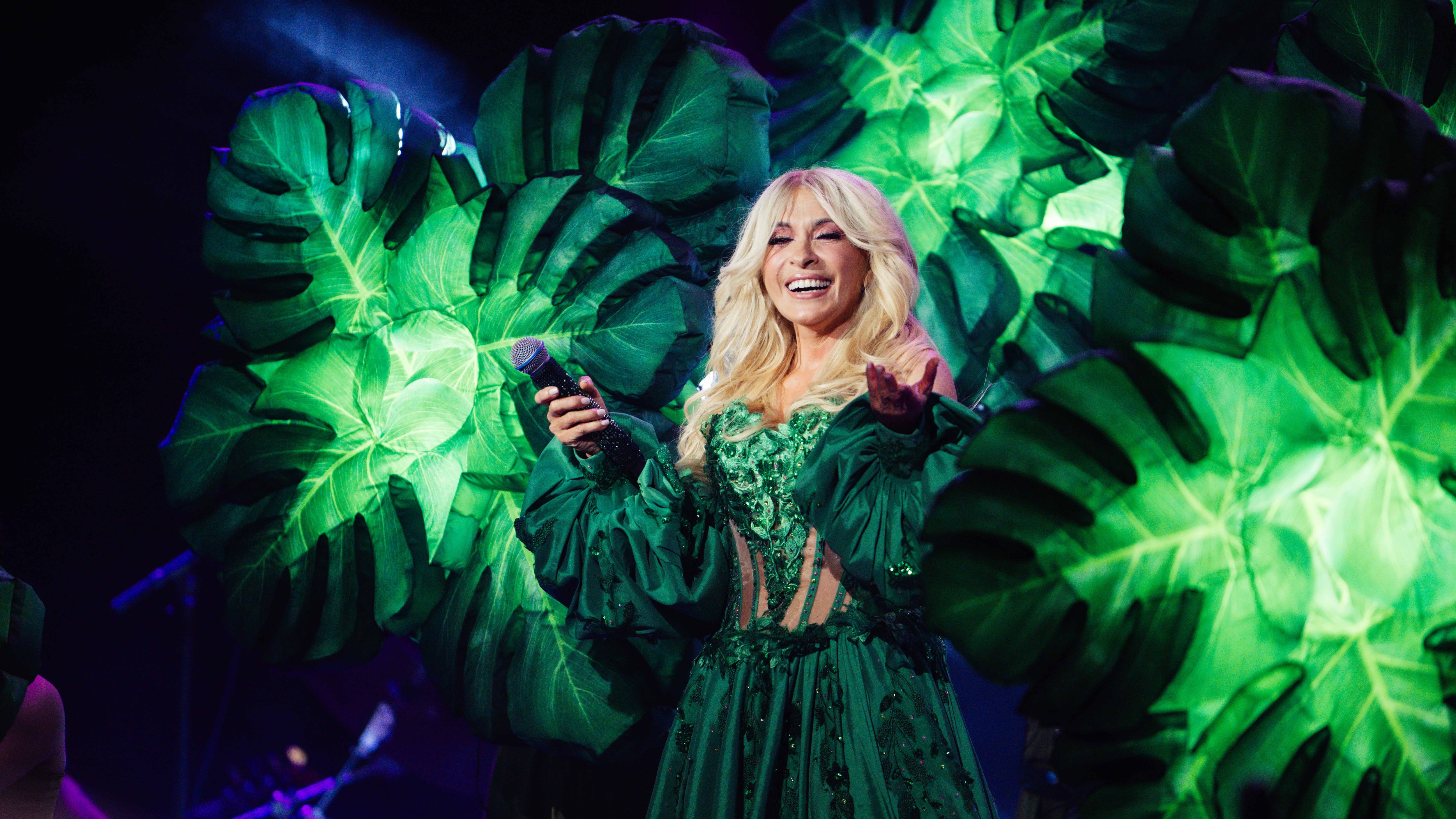 Cantante Yuri en concierto en Coca-Cola Music Hall