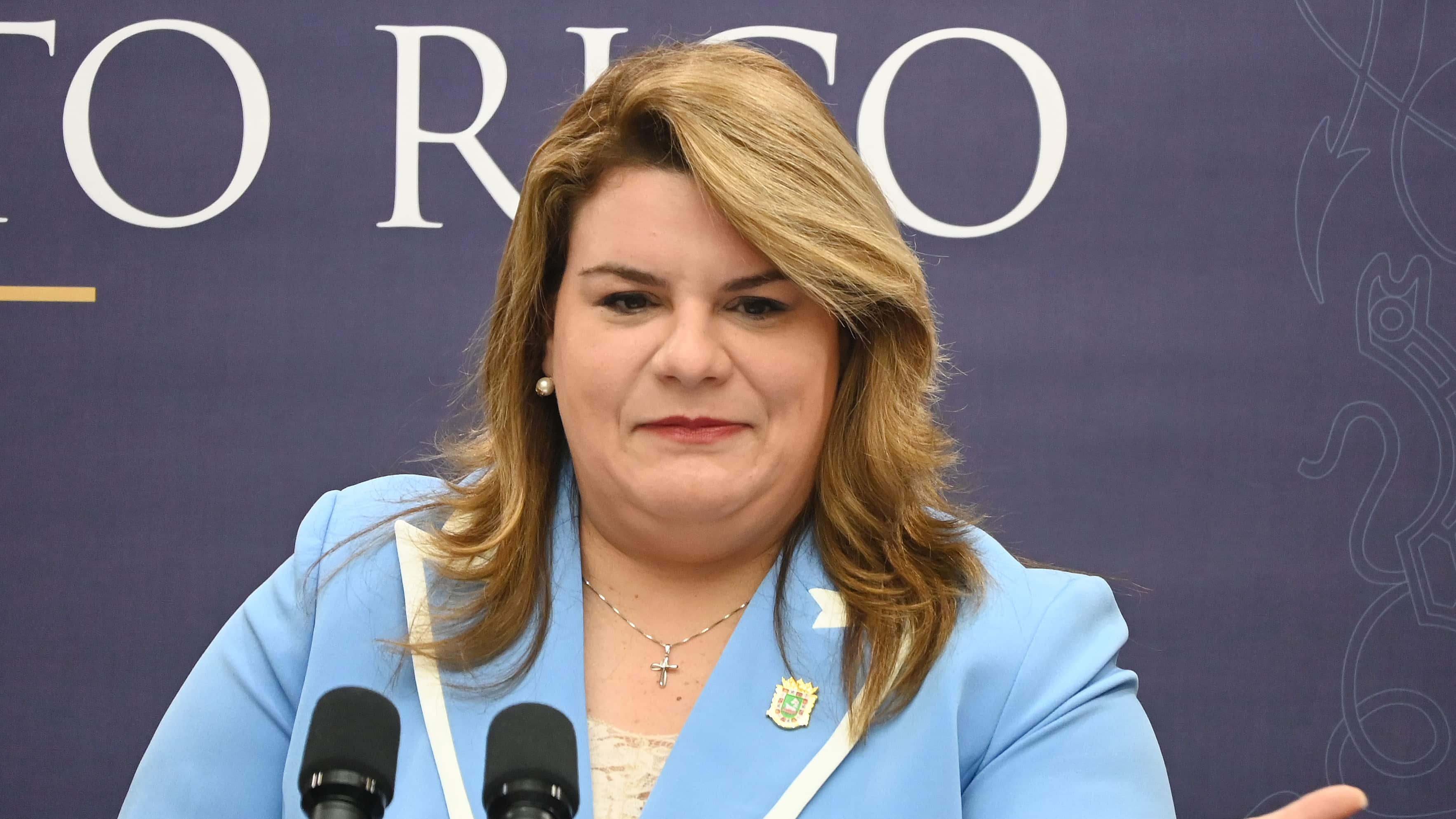 Amazon y el gobierno anuncian acuerdo para entrenamiento tecnológico a la población interesada.