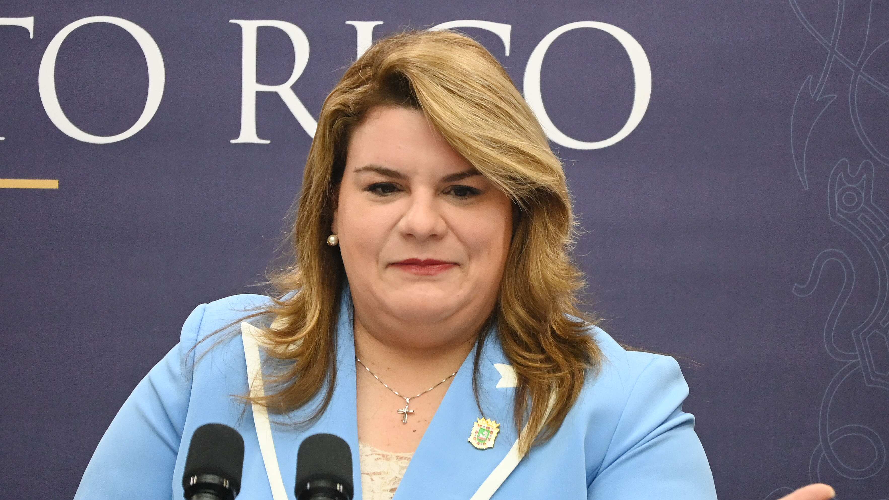 Amazon y el gobierno anuncian acuerdo para entrenamiento tecnológico a la población interesada.