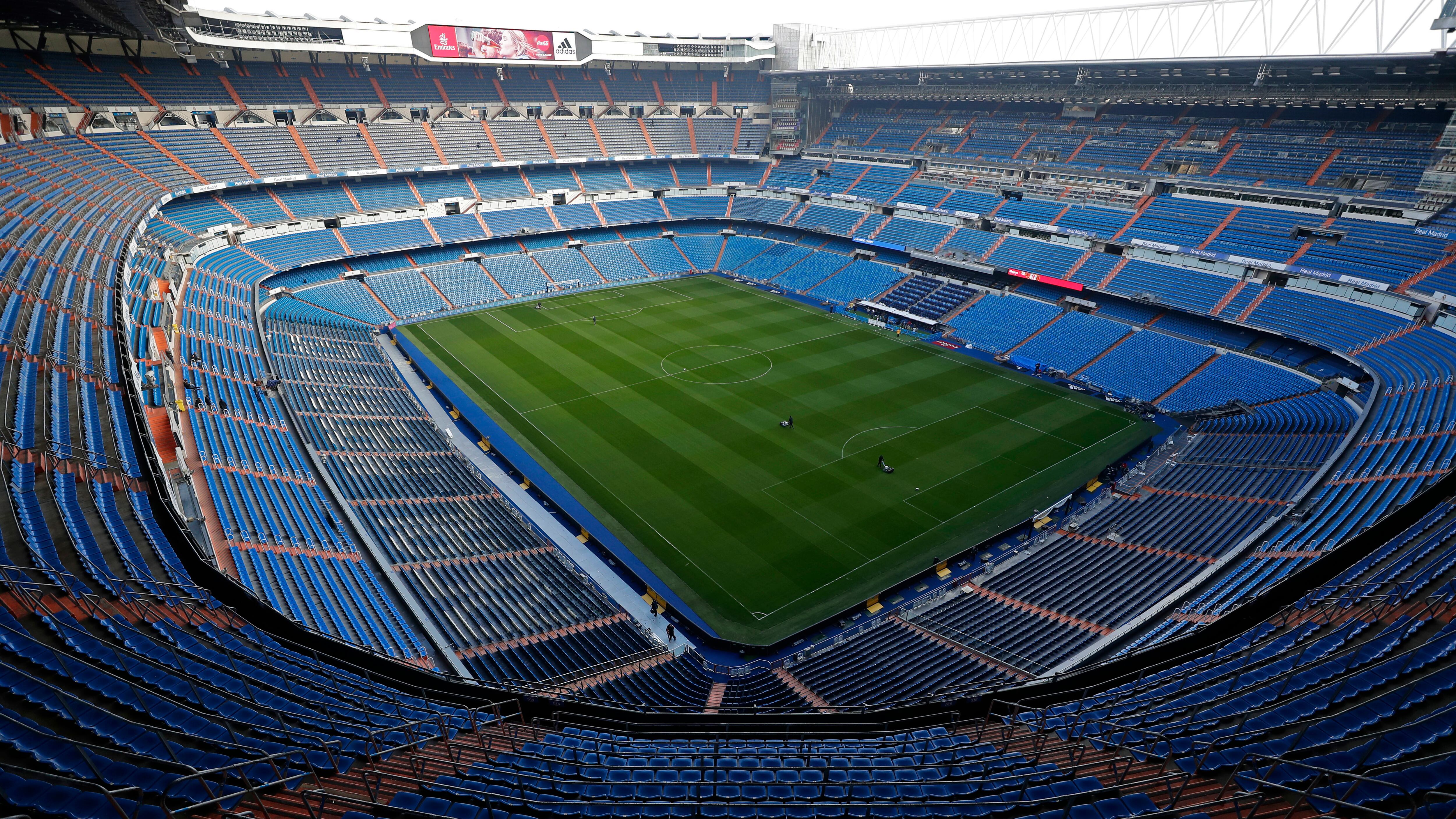 Una vista general del estadio Santiago Bernabéu em Madrid, España, el viernes 30 de noviembre de 2018. España es fuerte candidato para ser sede del siguiente partido internacional de la NFL en temporada regular y podría suceder tan pronto como en 2024. (AP Foto/Manu Fernandez, Archivo)