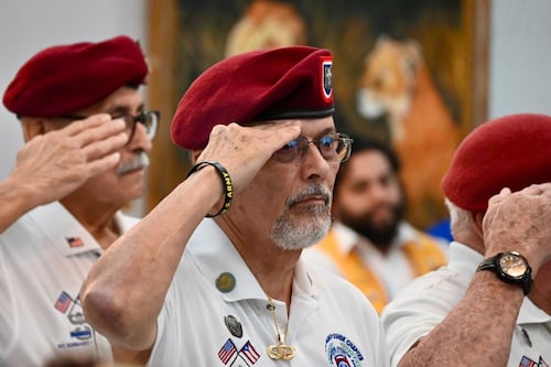 Reconocen a veteranos en emotiva ceremonia en Bayamón