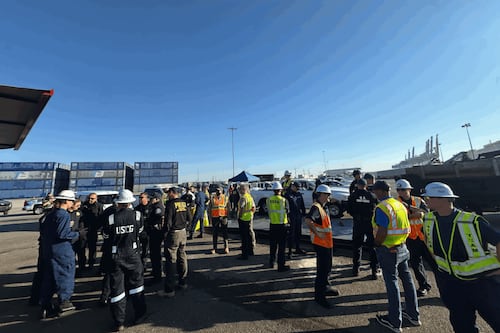 Tras saqueo en Bahamas, solo 11 contenedores de barcaza con destino a Puerto Rico quedaron intactos