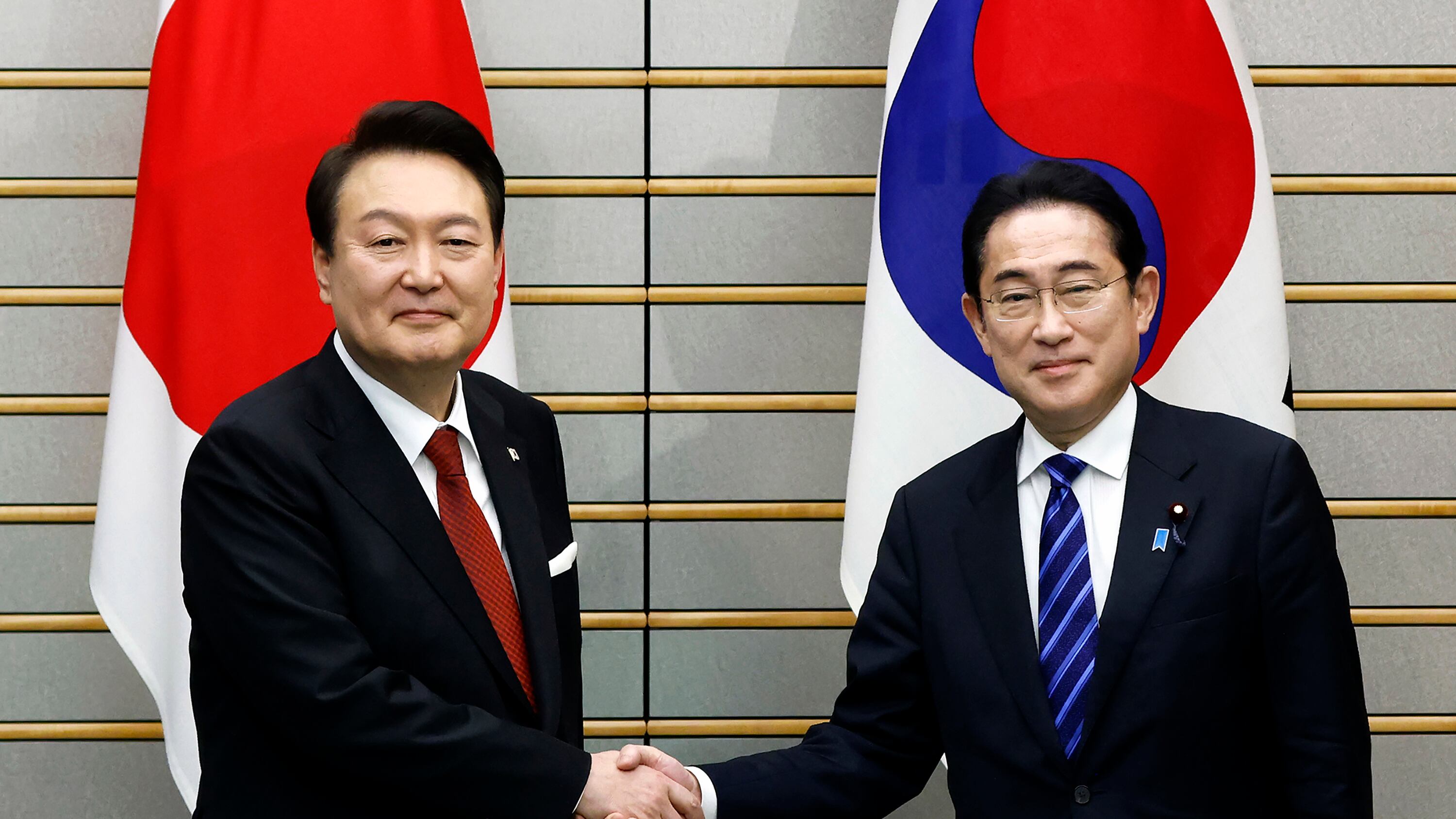 Japón se une a Corea del Sur y EU para hacer frente a las amenazas de Corea del Norte