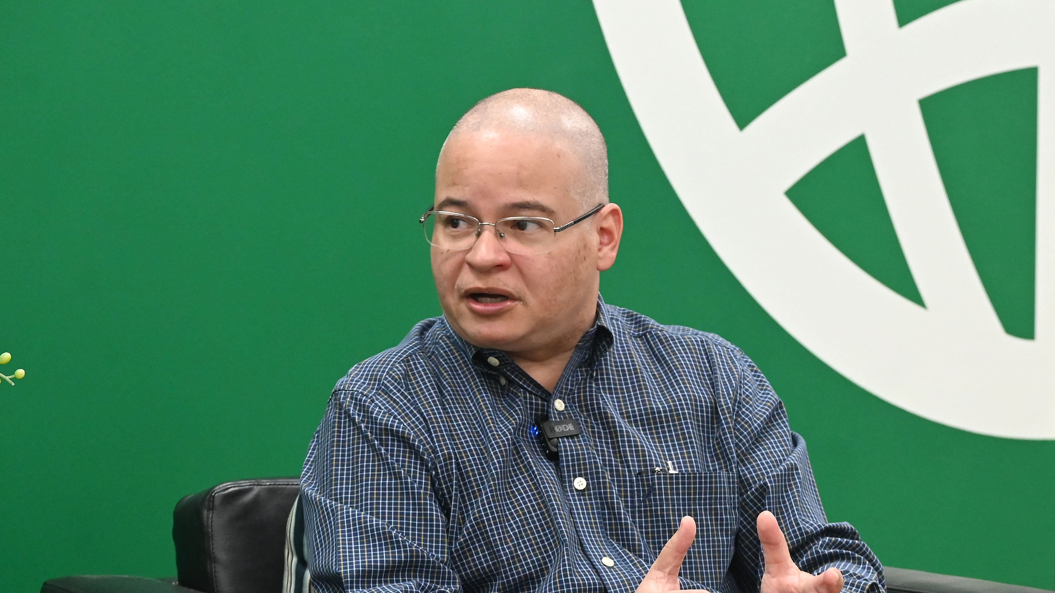 Entrevista al Secretario de Salud, dr. Victor Ramos Otero.