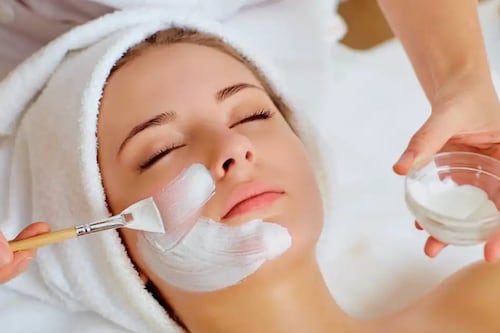 Diciembre sin estrés para la piel: la magia del detox facial que devuelve luz, frescura y alegría