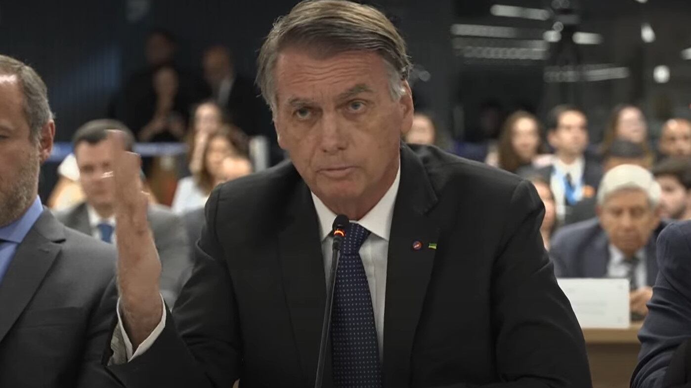 El expresidente Jair Bolsonaro enfrenta cargos por liderar un intento de golpe de Estado tras las elecciones de 2022 en Brasil.