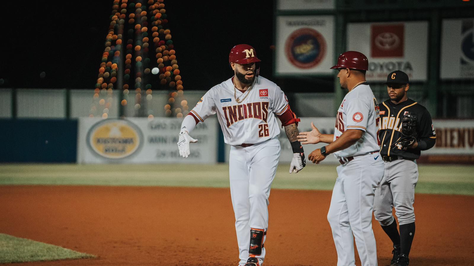 Emmanuel Rivera conectó tres imparables en el juego contra Carolina.
