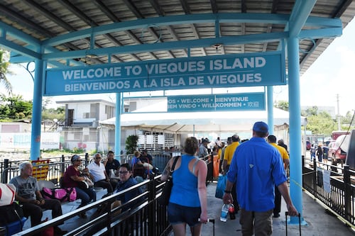 Personas quedan varadas en Vieques tras suspensión del ferry por mal tiempo