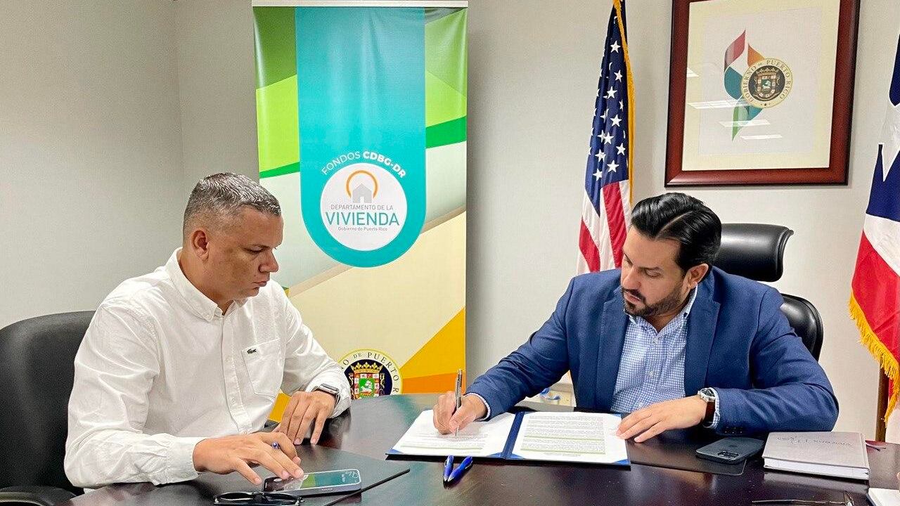 Alcalde de Guánica; Ismael “Titi” Rodríguez Ramos (izquierda).