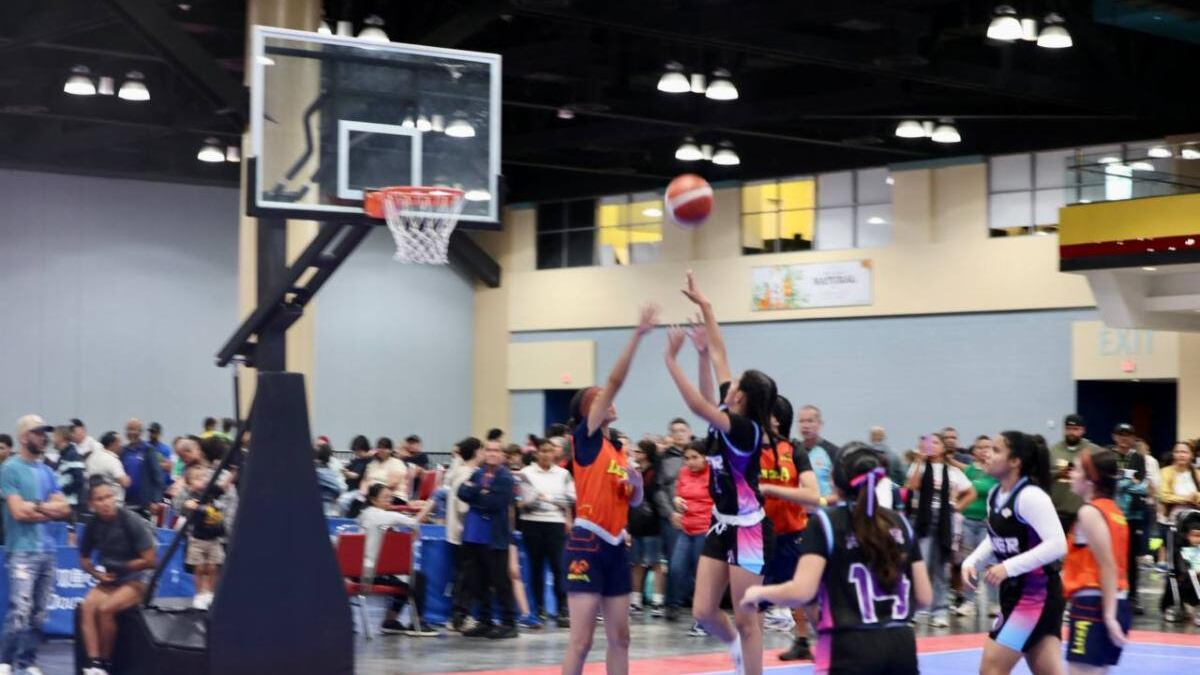 Educación fomenta los deportes en el cierre del Festival Deportivo Escolar 2025.