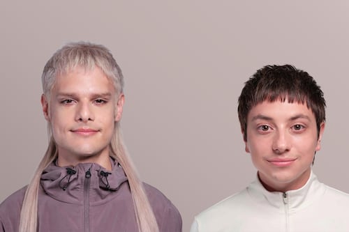 CA7RIEL & Paco Amoroso llegan a Puerto Rico con su gira ‘Free Spirits’