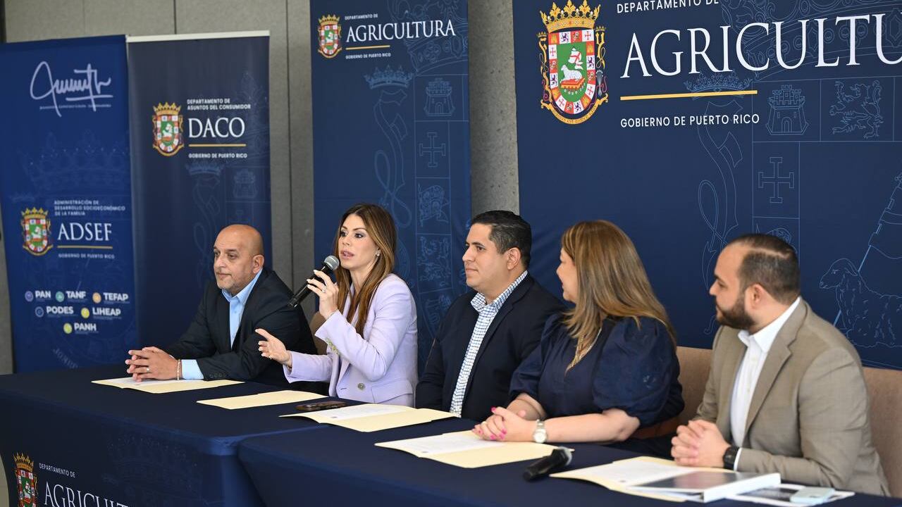 Agricultura organiza taller con DACO para agricultores de los Mercados Familiares