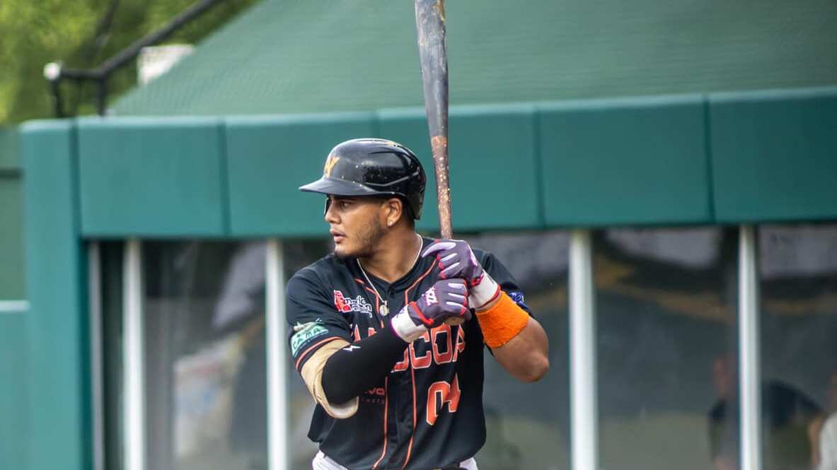 Rubén Castro de los Azucareros de Yabucoa.