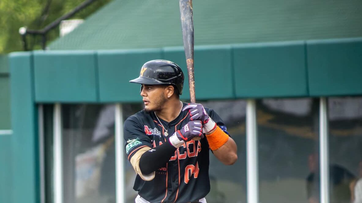 Rubén Castro de los Azucareros de Yabucoa.