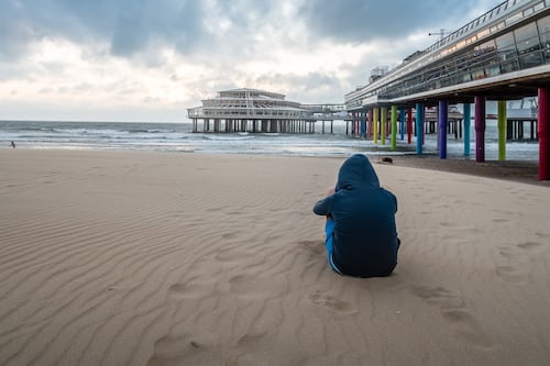 ¡La soledad, una epidemia invisible! La OMS alerta que 1 de cada 6 personas en el mundo se ve afectada
