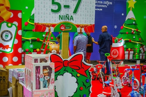 Celebran la tradicional entrega de juguetes en Guaynabo