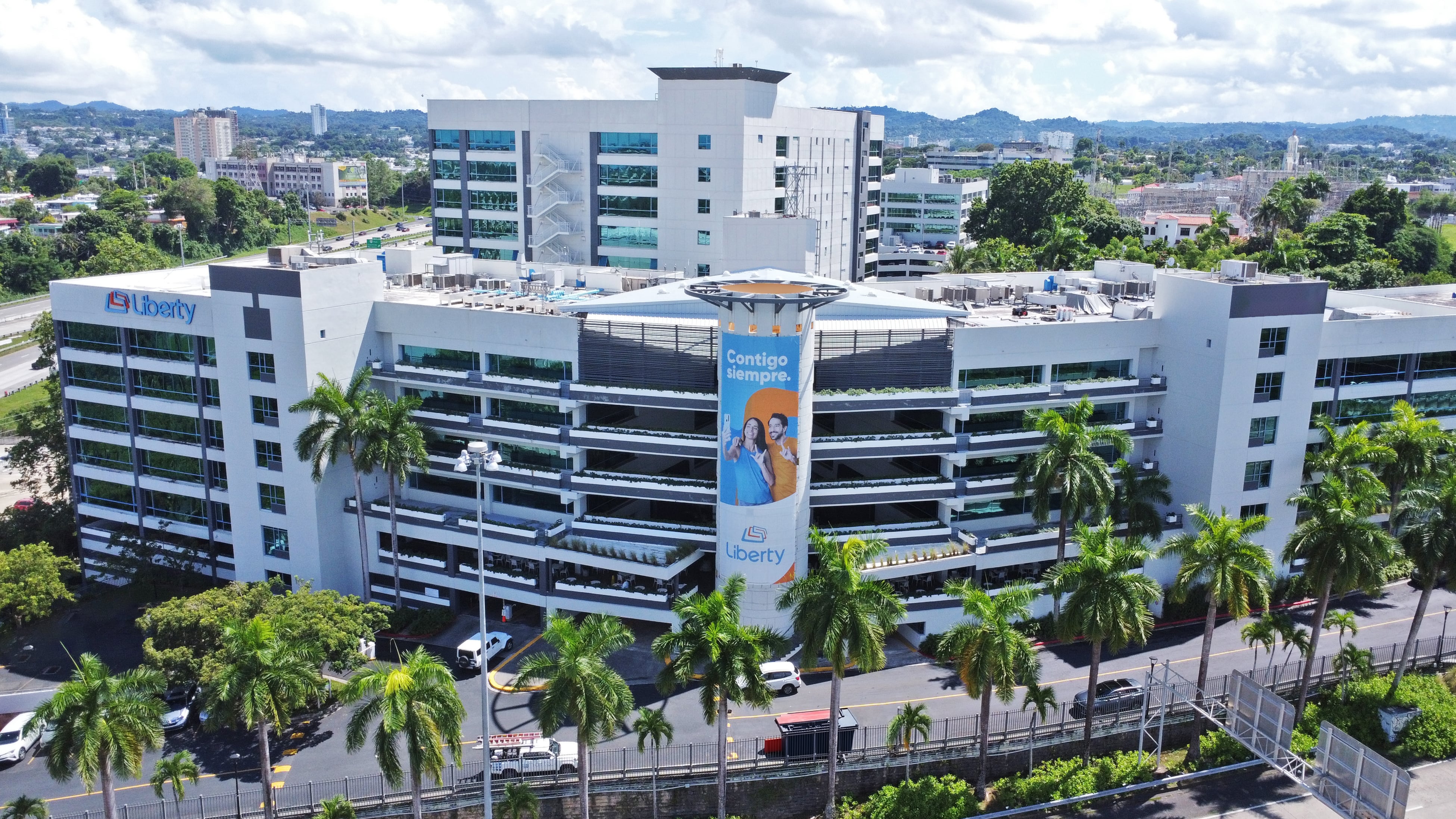 Liberty Plaza se ubica en la Calle San Roberto.