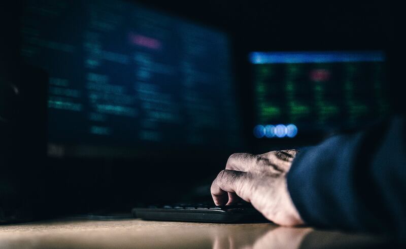 Alerta por aumento de hackeos a correos electrónicos y redes sociales en Chile