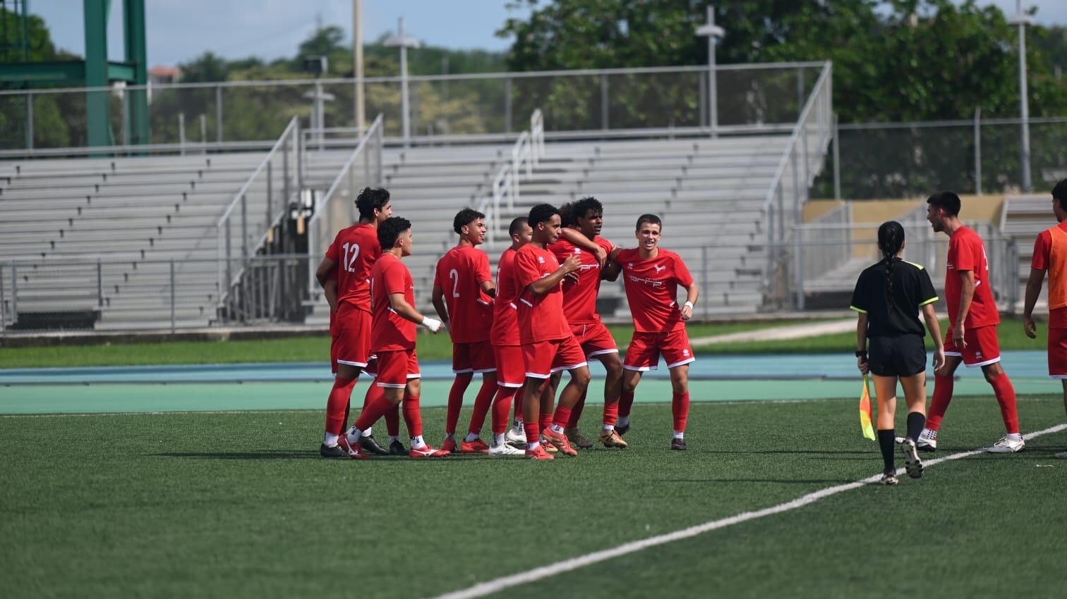 El equipo de fútbol de la UPRRP en el torneo de la LAI.