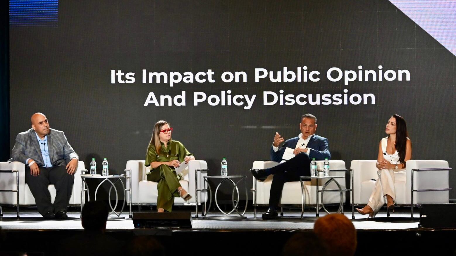 El foro "The Rise of New Media: Its Impact on Public Opinion and Policy Discussion" se llevó a cabo en el Centro de Convenciones Pedro Rosselló, como parte de la convención anual de la Asociación de Constructores de Puerto Rico.