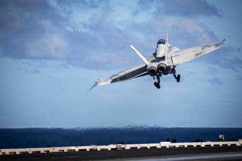 Trump dice que “canceló” una “segunda oleada de ataques” a Venezuela por la “cooperación” de Caracas