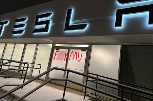 Apple CarPlay podría llegar pronto a los autos Tesla