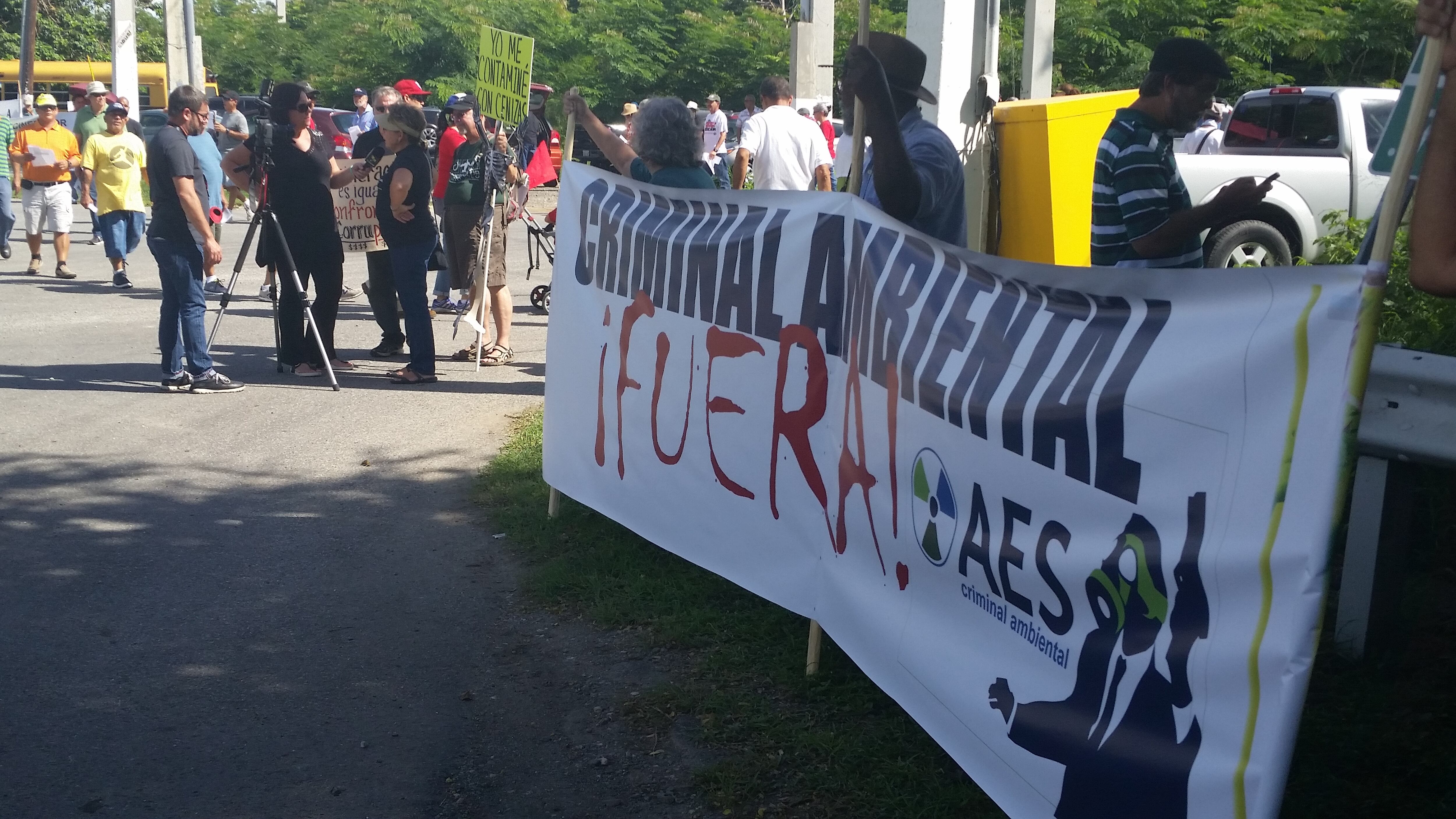 Protesta en comunidades de Guayama cercanas a planta de carbón de AES