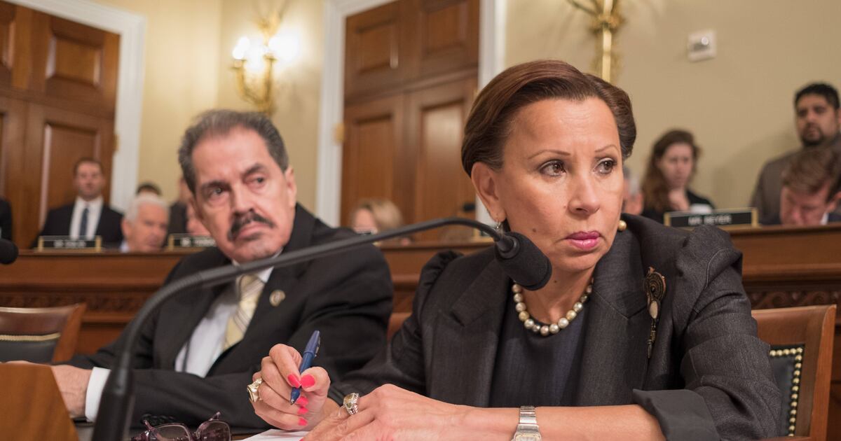 Nydia Velázquez solicita al Departamento de Energía Federal herramienta ...