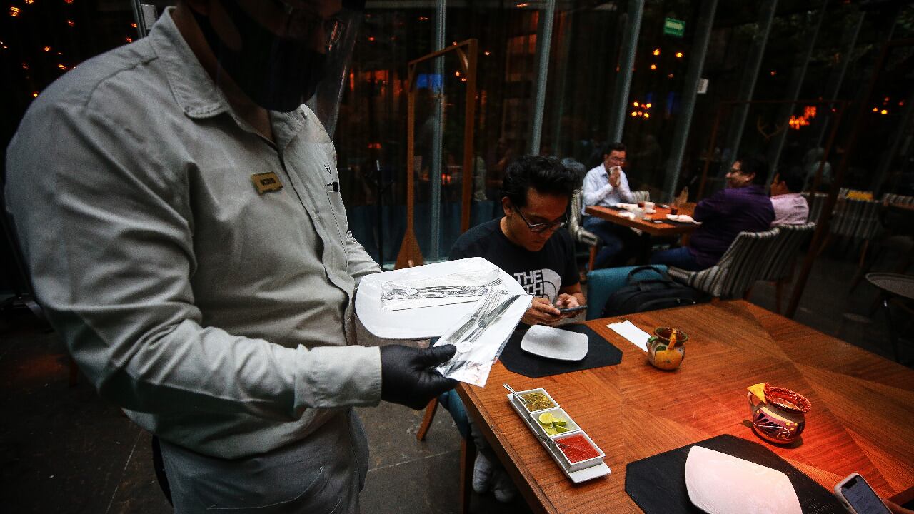 El SAT informó que las propinas son consideradas como parte del ingreso del trabajador y, por lo tanto, deben pagar el ISR; aunque en la práctica esto no sucede.