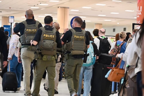 Ya están en SJU: agentes de ICE llegan al aeropuerto