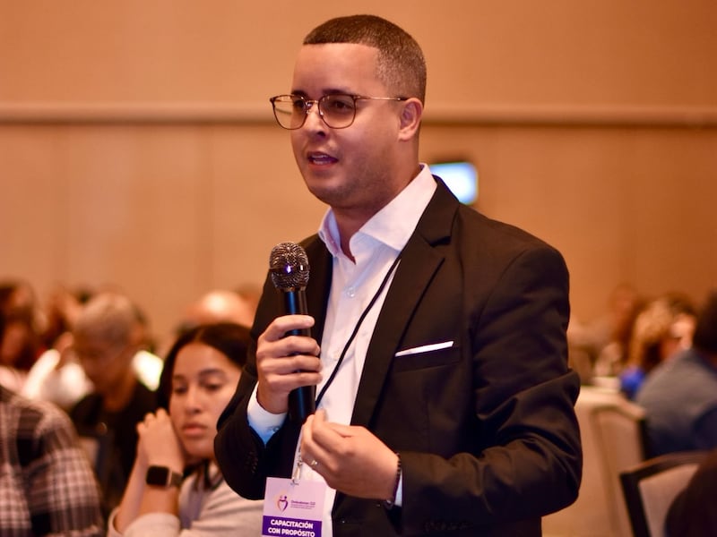 Tras la controversia con la Secretaria de la Familia que se ha extendido por varias semanas, el presidente de la Federación de Instituciones de Cuidado Prolongado, Jonathan Morales Adorno, manifestó preocupación por las implicaciones que tiene sobre la confianza pública y la transparencia en el manejo de fondos y contratos vinculados al cuidado de poblaciones vulnerables como los adultos mayores.