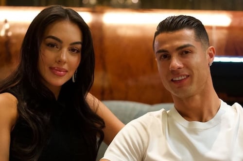 “El post del millón de dólares”: foto de Cristiano Ronaldo y Georgina Rodríguez “escandaliza” por sus exóticos lujos