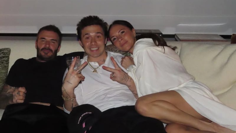 David, Brooklyn y Victoria Beckham