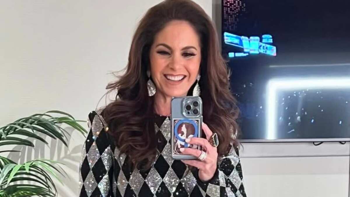 Lucero causó furor por este look al estilo Barbie.