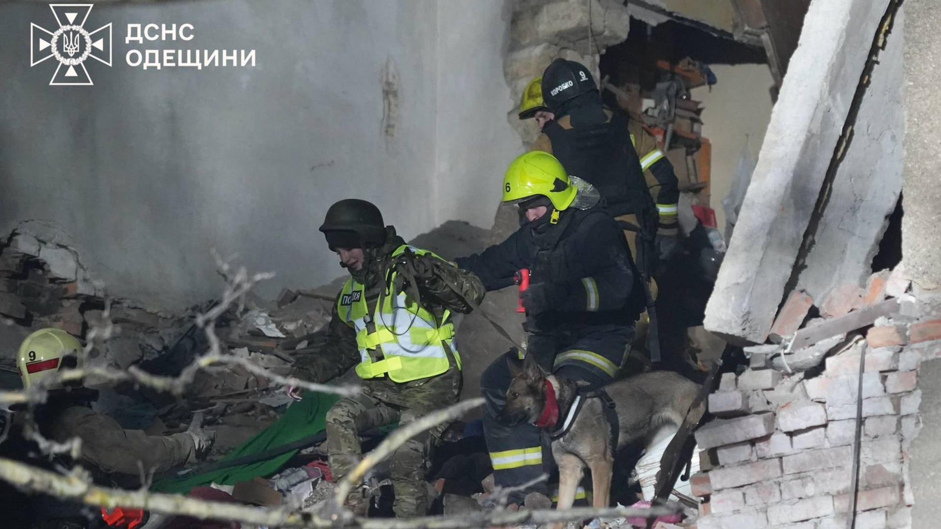 Destrozos en un edificio como consecuencia de un ataque ruso con drones sobre la ciudad de Odesa.