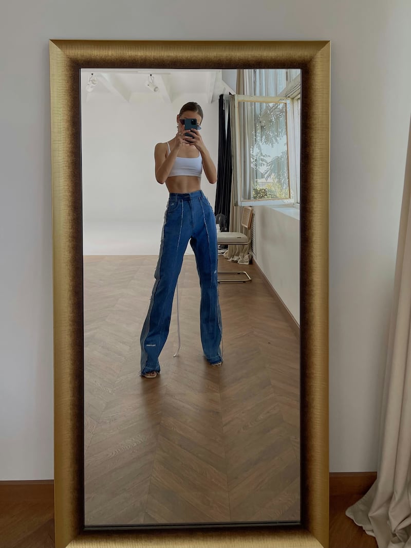 Look de jeans elegante