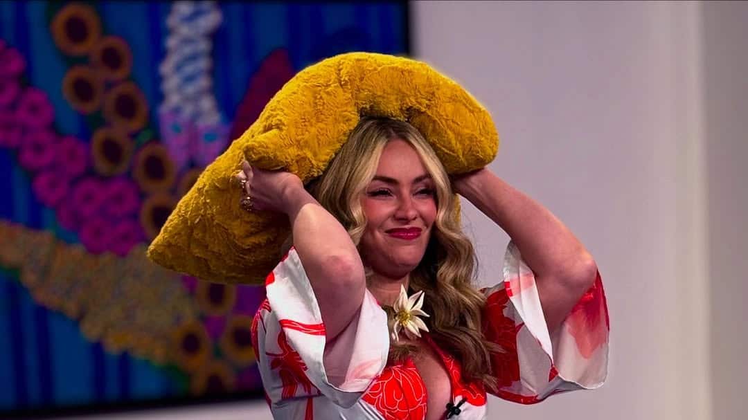 La animadora de televisión, Natalia Rivera, en el programa Pégate Al Mediodía.