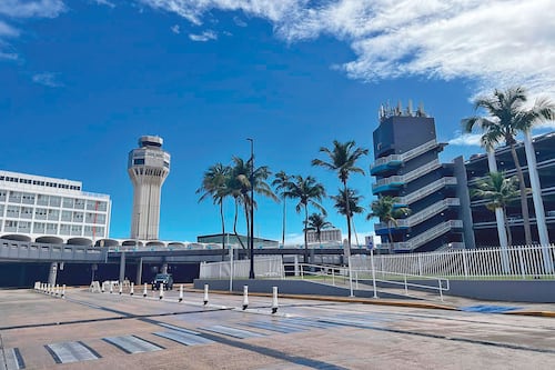 Viven en el aeropuerto: la vulnerabilidad de quienes pernoctan en espacios públicos