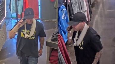 Sospechoso de robar varias gafas de sol en tienda de Barceloneta.
