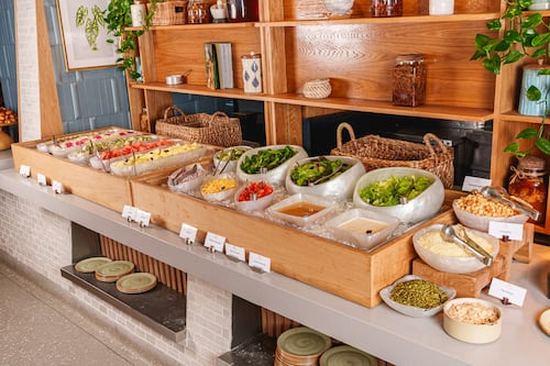 Mimosas ilimitadas y música en vivo en Cosecha Sunday Brunch