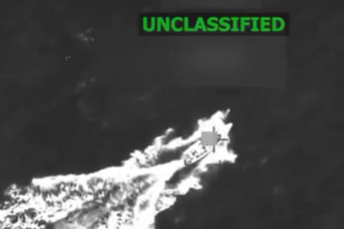 Senador demócrata advierte ataques en el Caribe podrían suponer un “crimen de guerra”