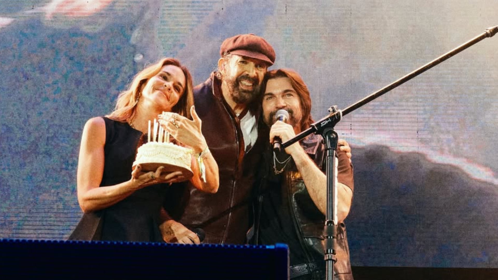 Karen Martínez, Juan Luis Guerra y Juanes