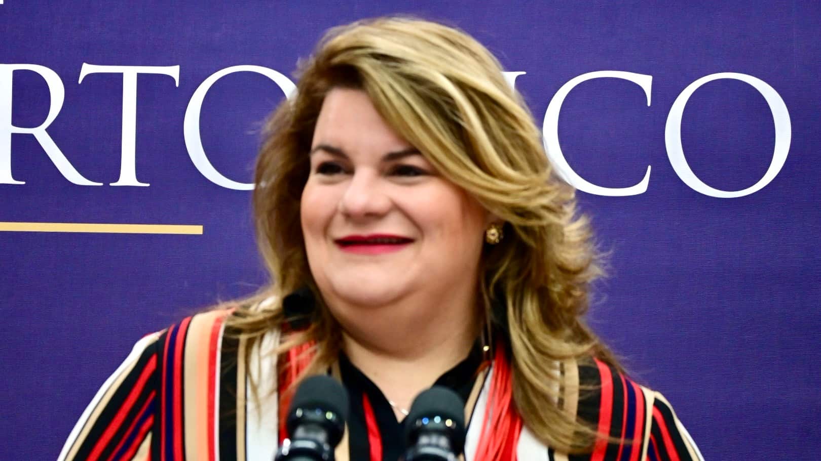 La primera mandataria expresó que no avalará ninguna propuesta legislativa que conlleve un aumento en el Impuesto sobre Ventas y Uso (IVU) o que introduzca nuevos impuestos como condición para eliminar el impuesto al inventario, dejando claro que su compromiso es con la congelación del mismo.