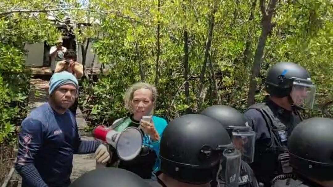 Varios agentes de la Uniformada se movilizan a la manifestación en La Parguera liderada por Eliezer Molina