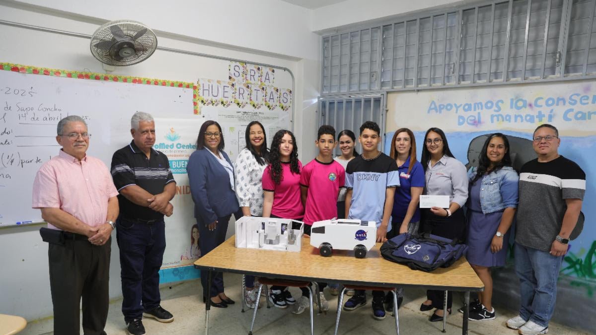 Cuatro estudiantes y su maestra viajarán para presentar su propuesta en el Johnson Space Center, en Texas.